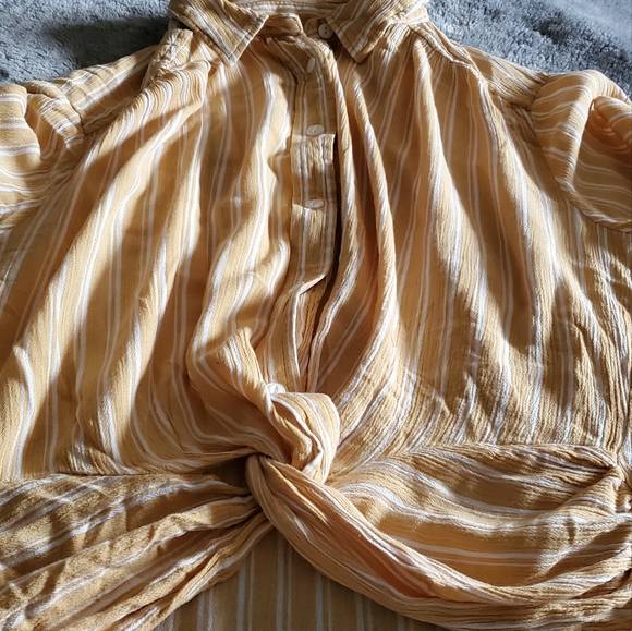 M Vanilla Star Gold/White Stripe Twist Front Shirt - Picture 2 of 3